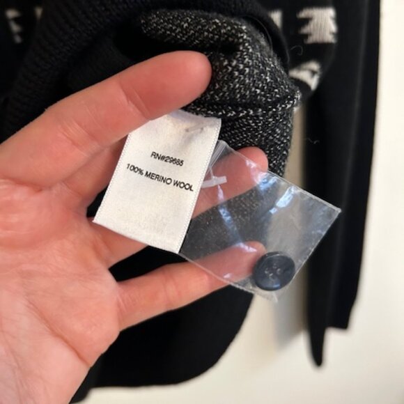 Pendleton Aztec Print Black Merino Wool Cardigan- Size Large - Picture 6 of 6